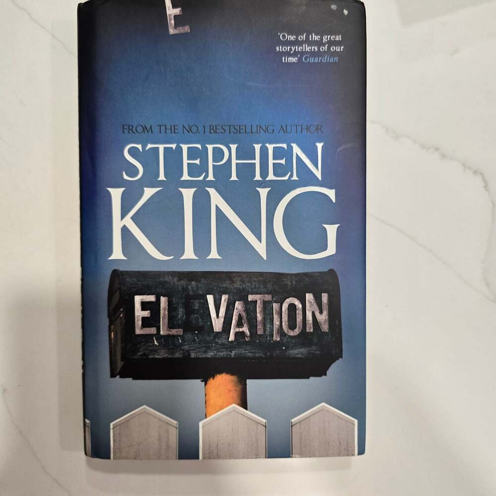 Elevation by Stephen King, Hardcover